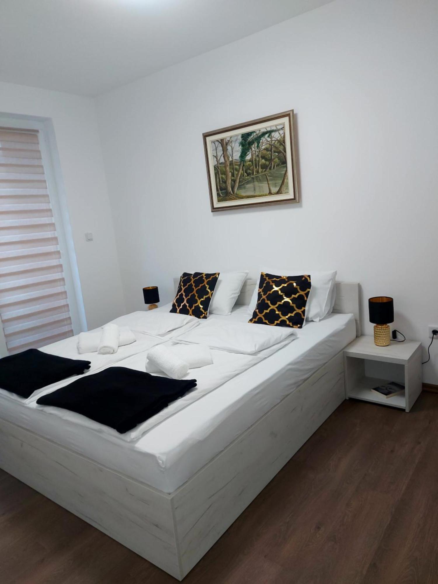 Pinocchio Apartment Bihac Exterior photo